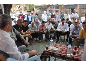 Adıyaman Belediye Başkanı Kılınç ve AK Parti'li yöneticiler tütün üreticileriyle bir araya geldi