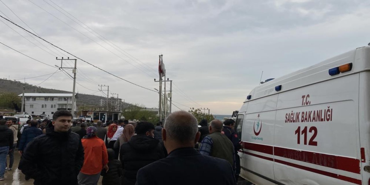 Diyarbakır’da bayramlaşmaya giden grup kaza yaptı: 1 çocuk öldü, 6 yaralı