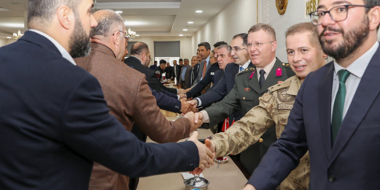 Midyat'ta farklı dine mensup vatandaşlar bayramlaşma programında buluştu