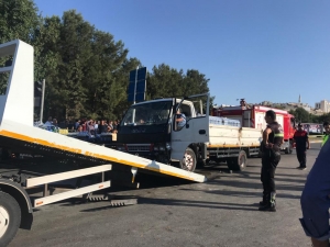 Şanlıurfa'da kamyonet ile motosiklet çarpıştı: 1 ölü, 1 yaralı