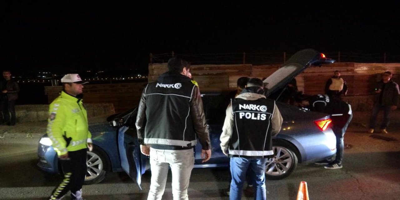 Diyarbakır'da 300 polisle 'narko hançer' uygulaması: 9 şüpheli hakkında işlem yapıldı