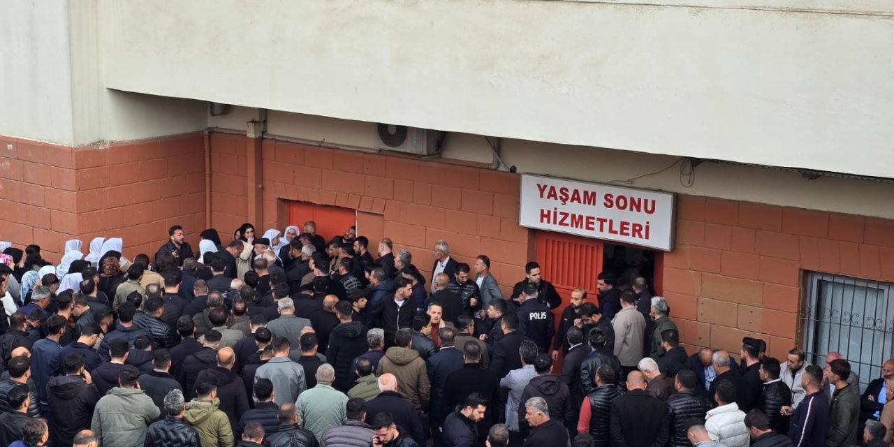 Şırnak’ta Üzerine Kaya Parçası Düşen İş Makinesinin Operatörü Hayatını Kaybetti