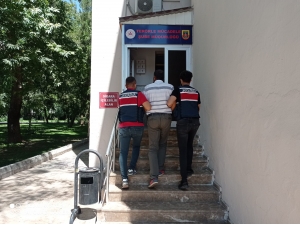Adıyaman'da terör örgütü PKK'ya finans sağladığı iddia edilen iki şüpheli tutuklandı