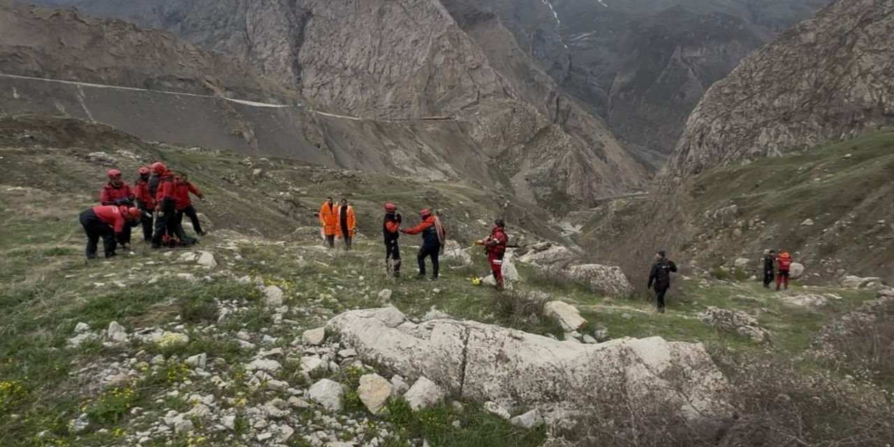 Hakkari'de kayıp kadını arama çalışmaları sürüyor