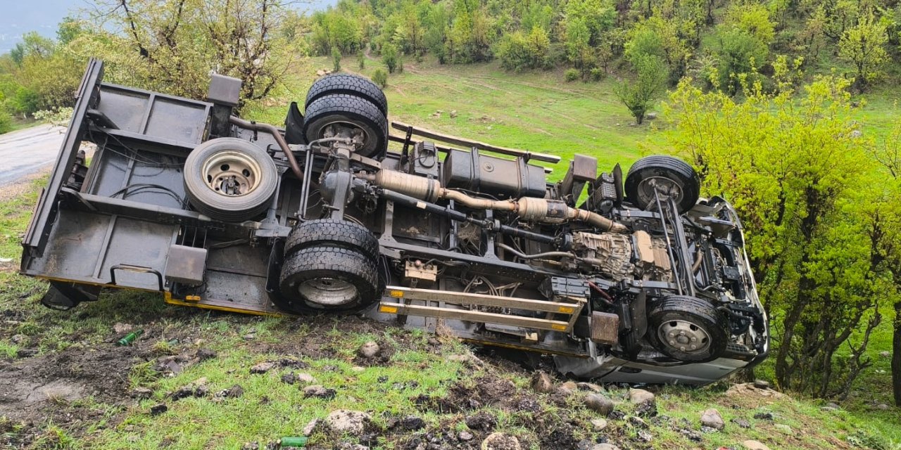 Şırnak’ta şarampole devrilen vincin sürücüsü yaralandı