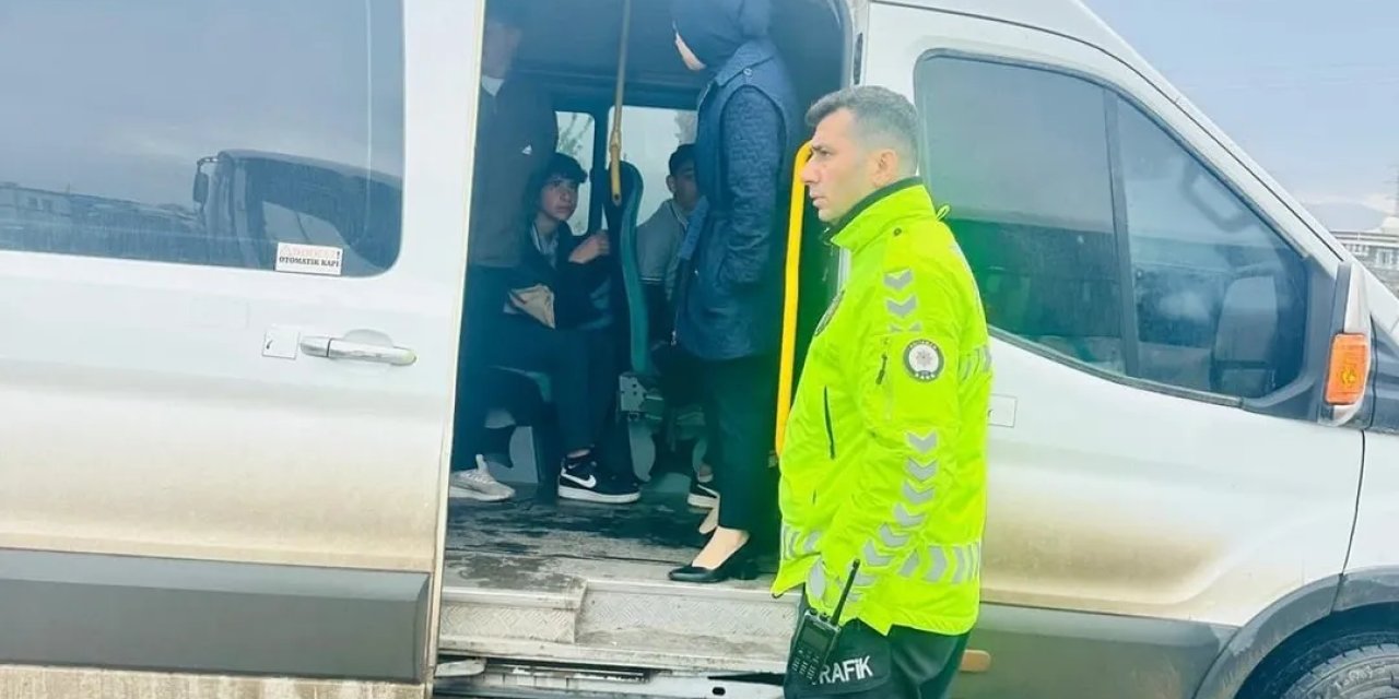 Cizre’de Öğrenci Servislerine Sıkı Denetim: Güvenli Ulaşım İçin Titiz Takip!