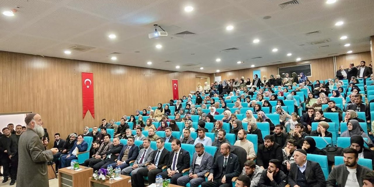 Op. Dr. Salih Selman TÜGVA Şırnak Söyleşisinde "Tıbbî Devadan Manevî Devaya" Yolculuğu Anlattı