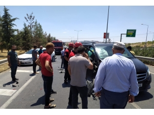 Şanlıurfa'da panelvan ile otomobil çarpıştı: 2 yaralı