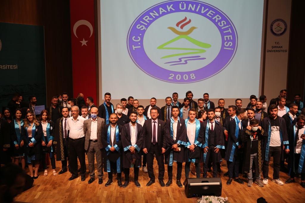 Şırnak Üniversitesinde Mezuniyet Töreni Gerçekleştirildi