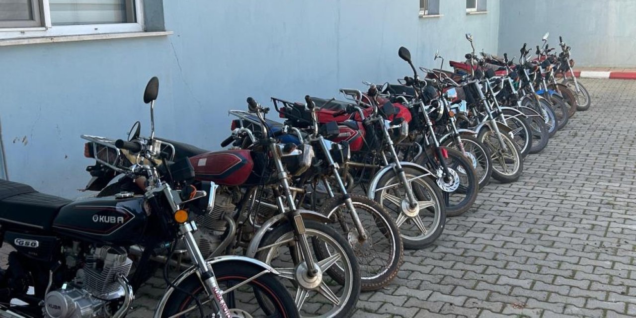 Motosiklet hırsızlarına yapılan operasyonda 14 kişi yakalandı