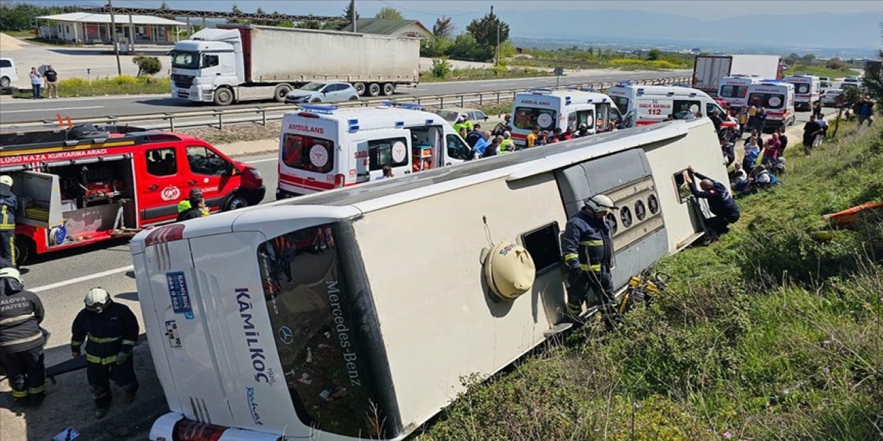 Yolcu otobüsünün devrilmesi sonucu 1 kişi öldü, 2 kişi yaralandı