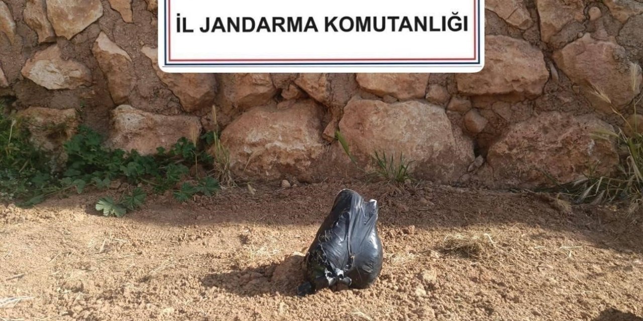 Kızıltepe'de Bir Kişinin Evinde Cephanelik Ele Geçirildi