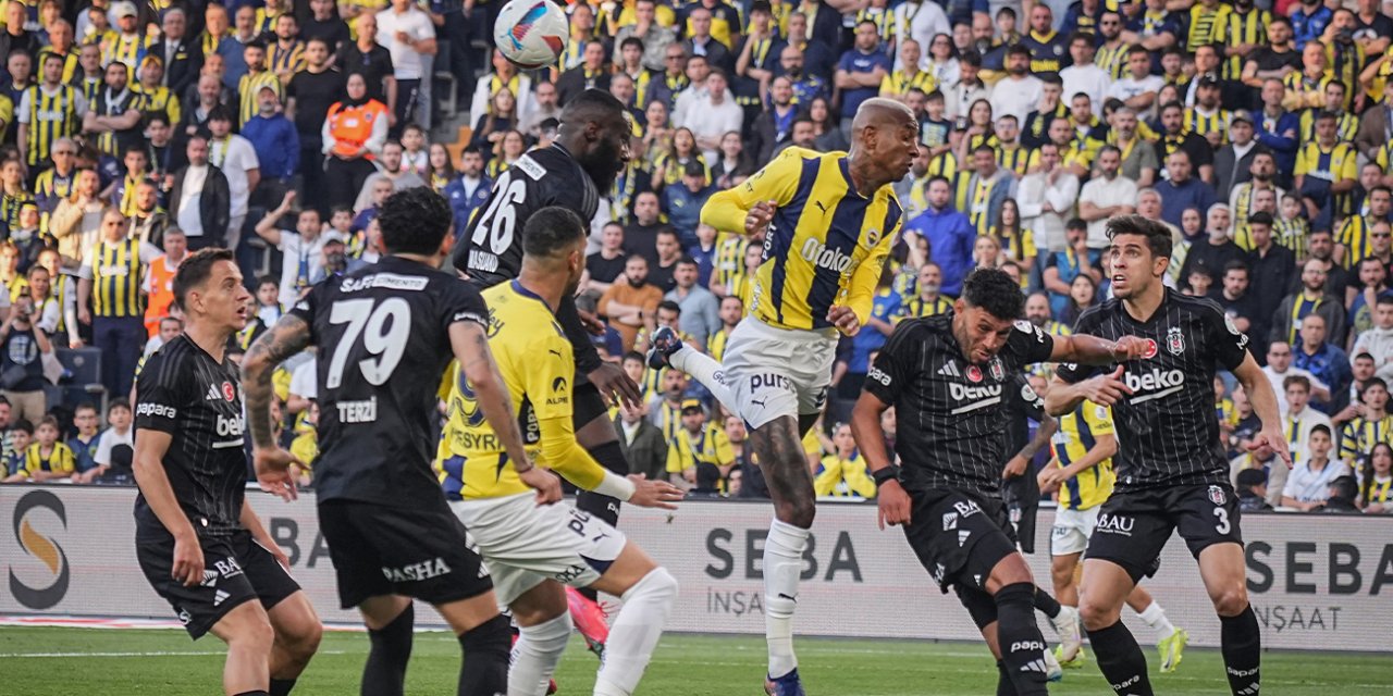 Fenerbahçe evinde 10 puan kaybetti