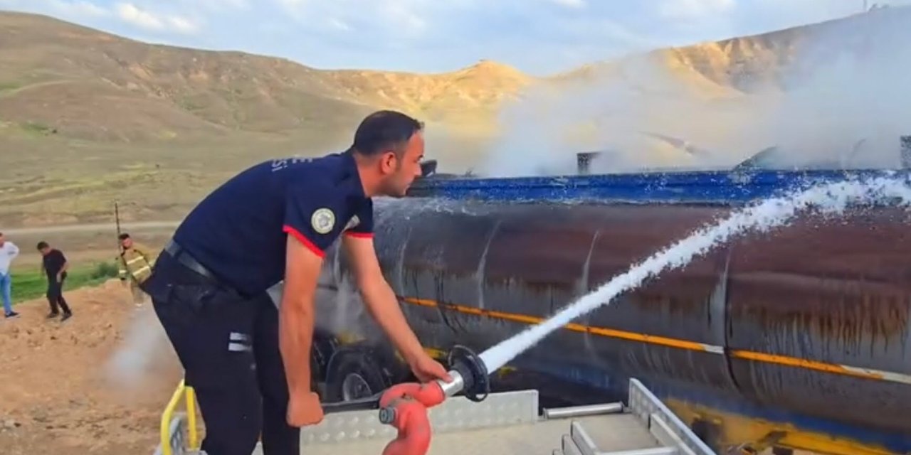 Şırnak’ta TIR Garajında Çıkan Yangına Anında Müdahale Edildi