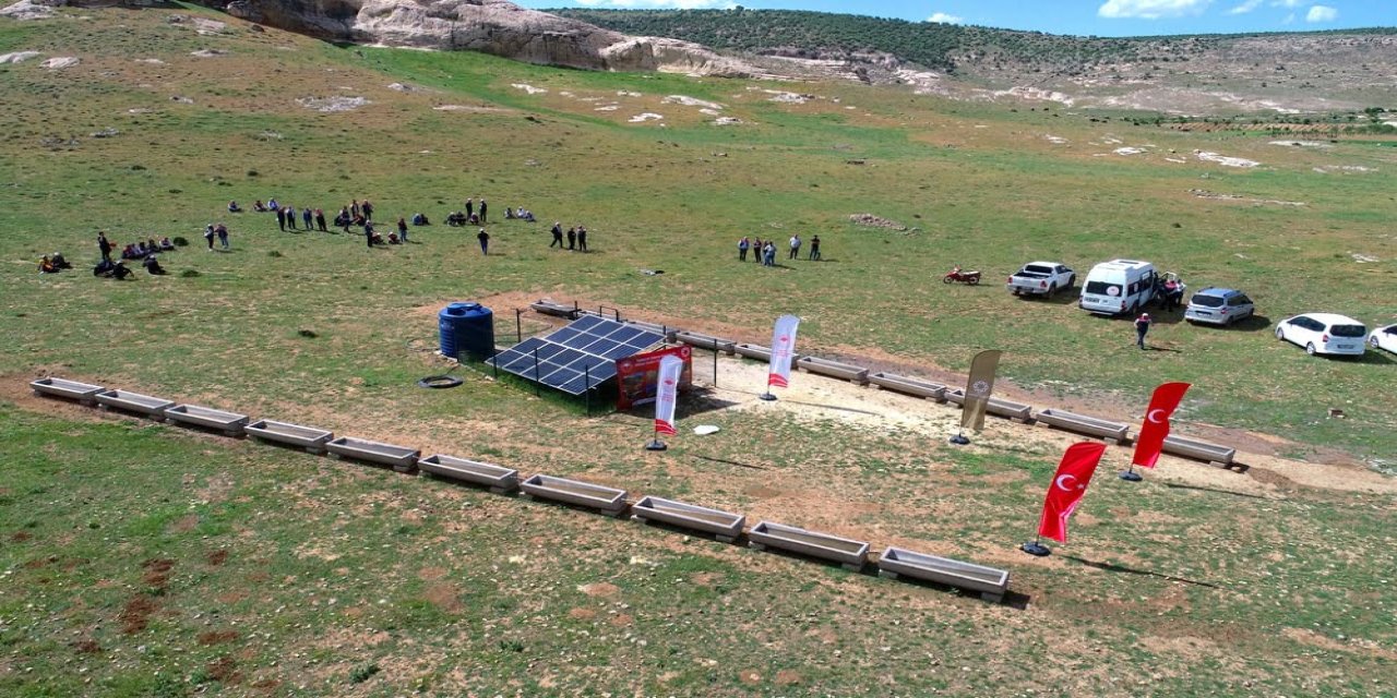 Hayvanların otlatıldığı meralar güneş enerjisiyle suya kavuşturuluyor