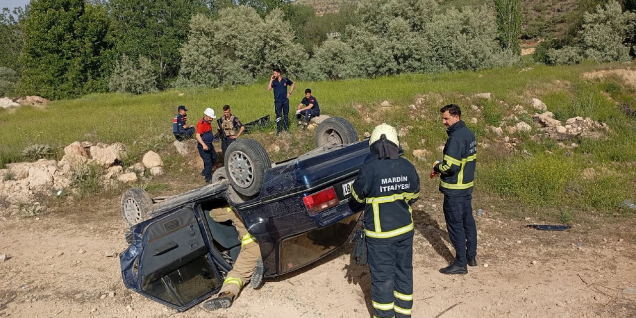 Mardin'de devrilen araçta çocuk öldü, anne ve babası yaralandı
