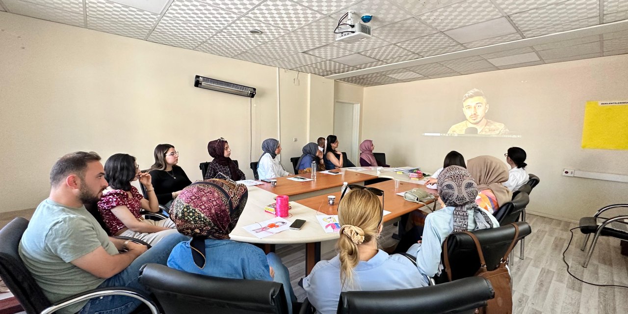 Silopi'de psikolojik danışmanlara "Bibliyoterapi" eğitimi