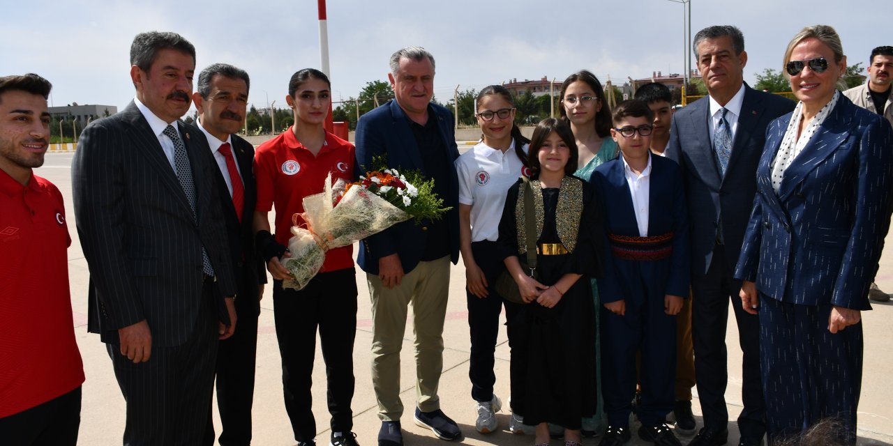 Gençlik ve Spor Bakanı Osman Aşkın BAK Şırnak'ta