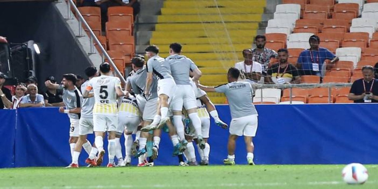 Muşspor'un  31 yıllık hasreti sona erdi! 2. Lig'e yükseldi