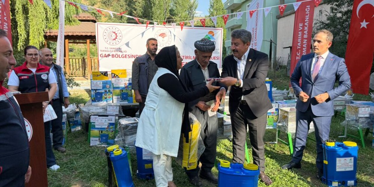 Şırnak’ta proje kapsamında 100 üreticiye malzeme dağıtıldı