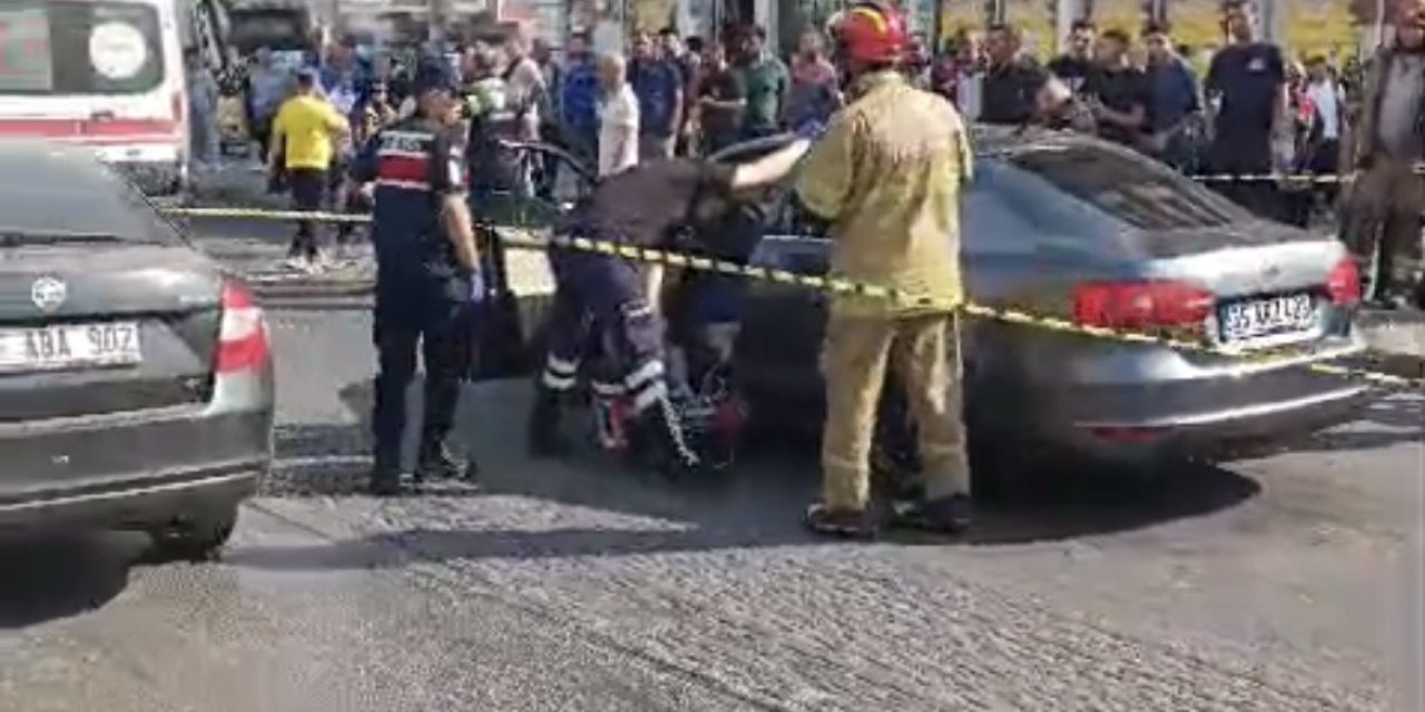Seyir halindeki otomobile silahlı saldırıda, aynı aileden 3 kişi öldü, 3 ağır yaralı