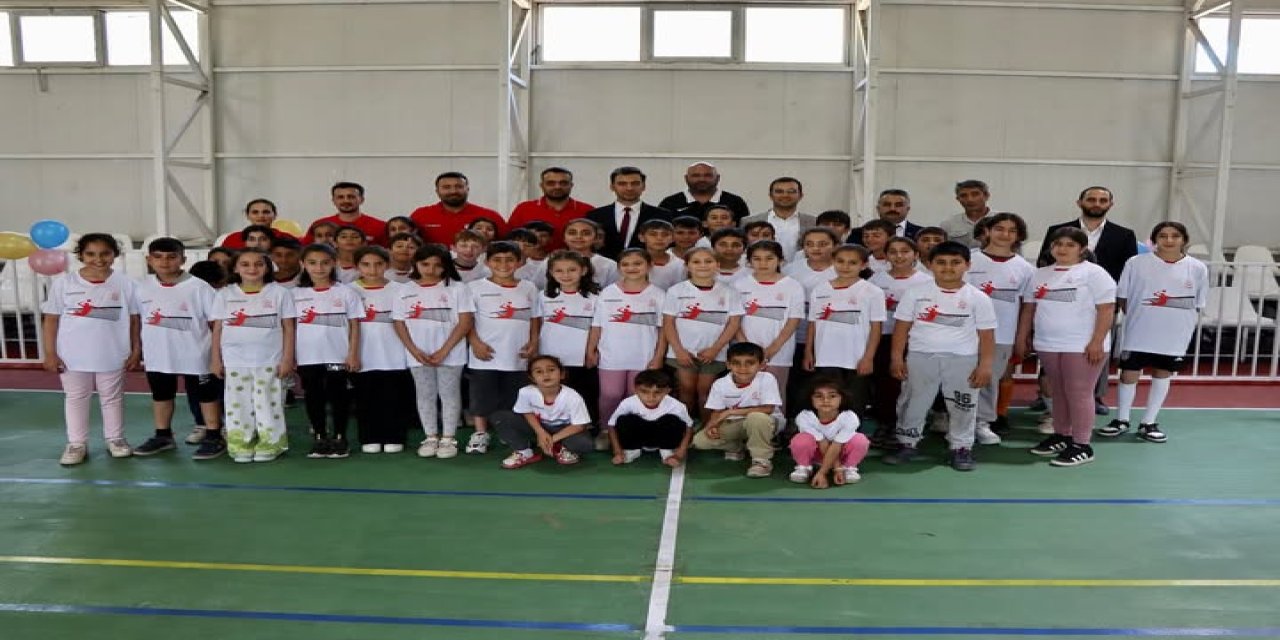 Beytüşşebap’ta Fabrika Voleybolunun Yeni Okulu Açıldı