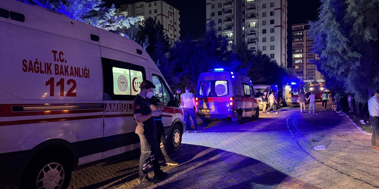 Diyarbakır’da bir binada yangın çıktı: Anne ve 3 çocuğu hayatını kaybetti