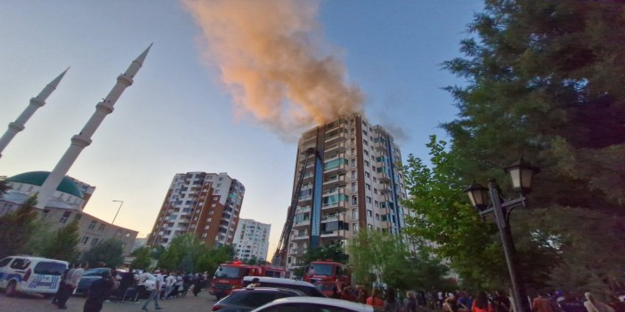 Diyarbakır'daki Yangında Çok Sayıda Kişiyi Yük Asansörüyle Kurtaran Nakliyeci Konuştu