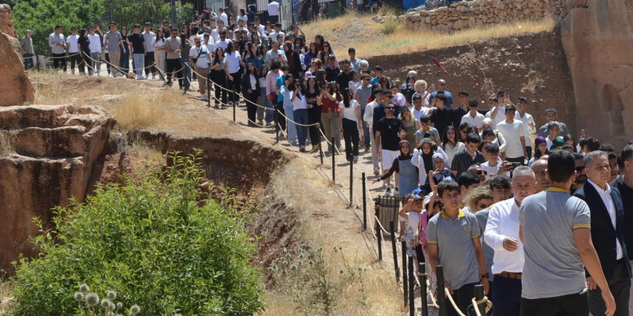 Mardin'de Esnaf Çifte Bayram Yaşadı! Oteller Doldu Taştı