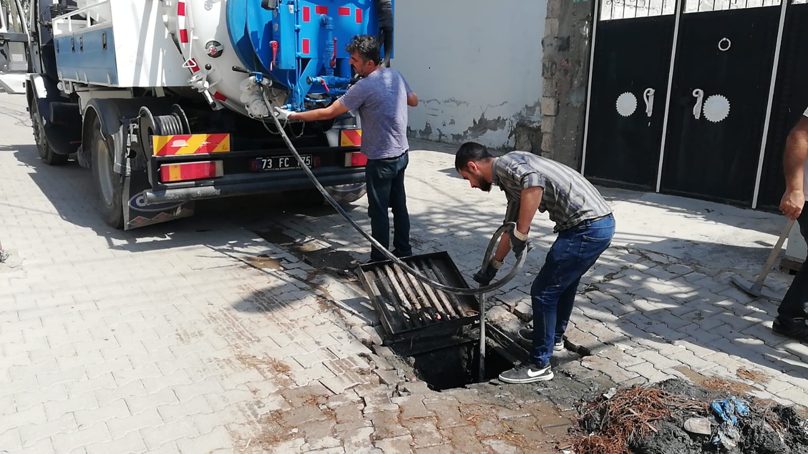 Cizre’de Baca Temizleme Çalışması