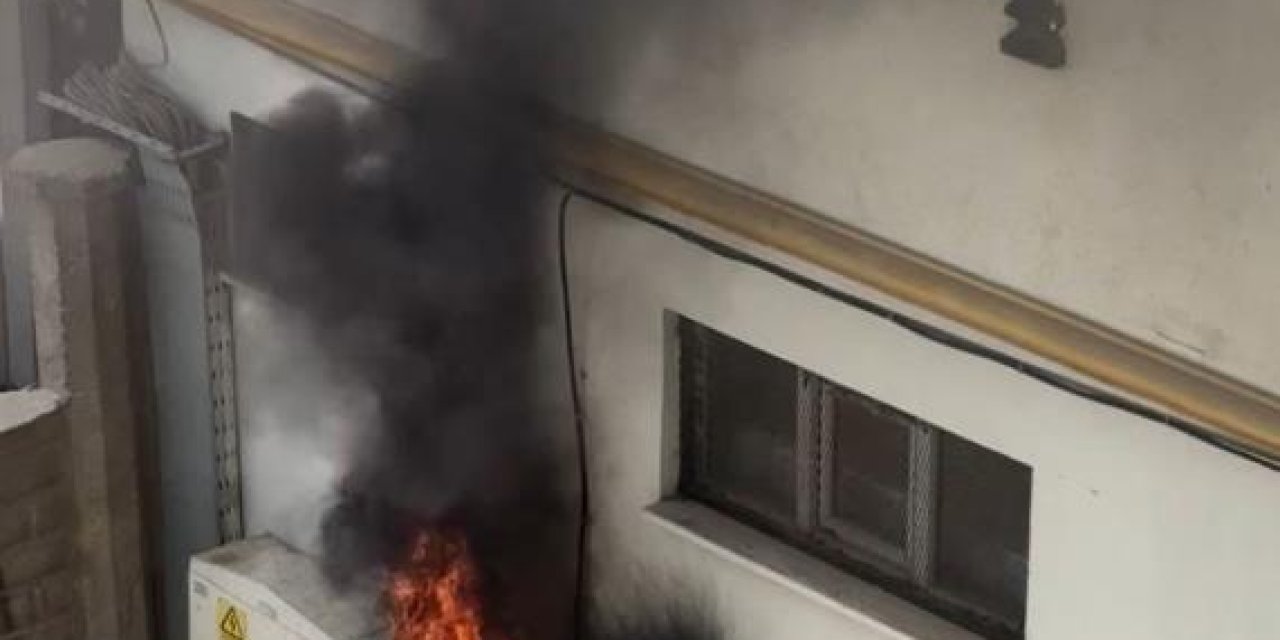 Siirt'te bir evin yanındaki trafo yangını paniğe neden oldu