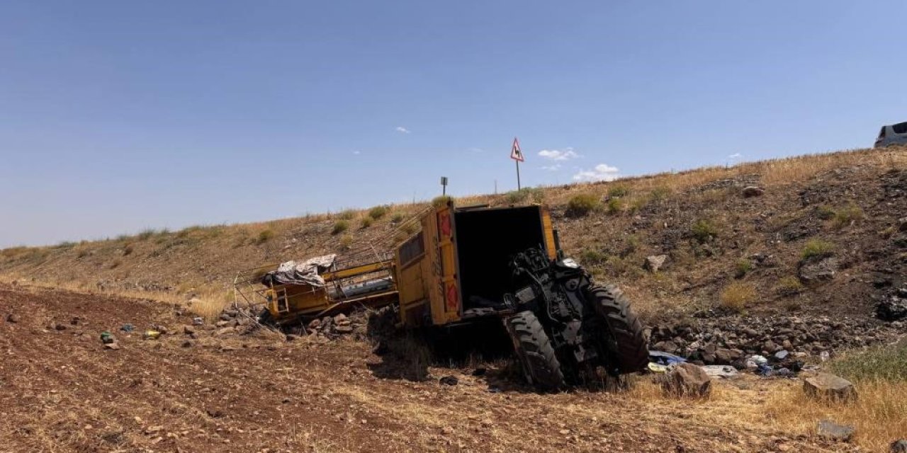 Traktör devrilmesi sonucu 2 kişi hayatını kaybetti