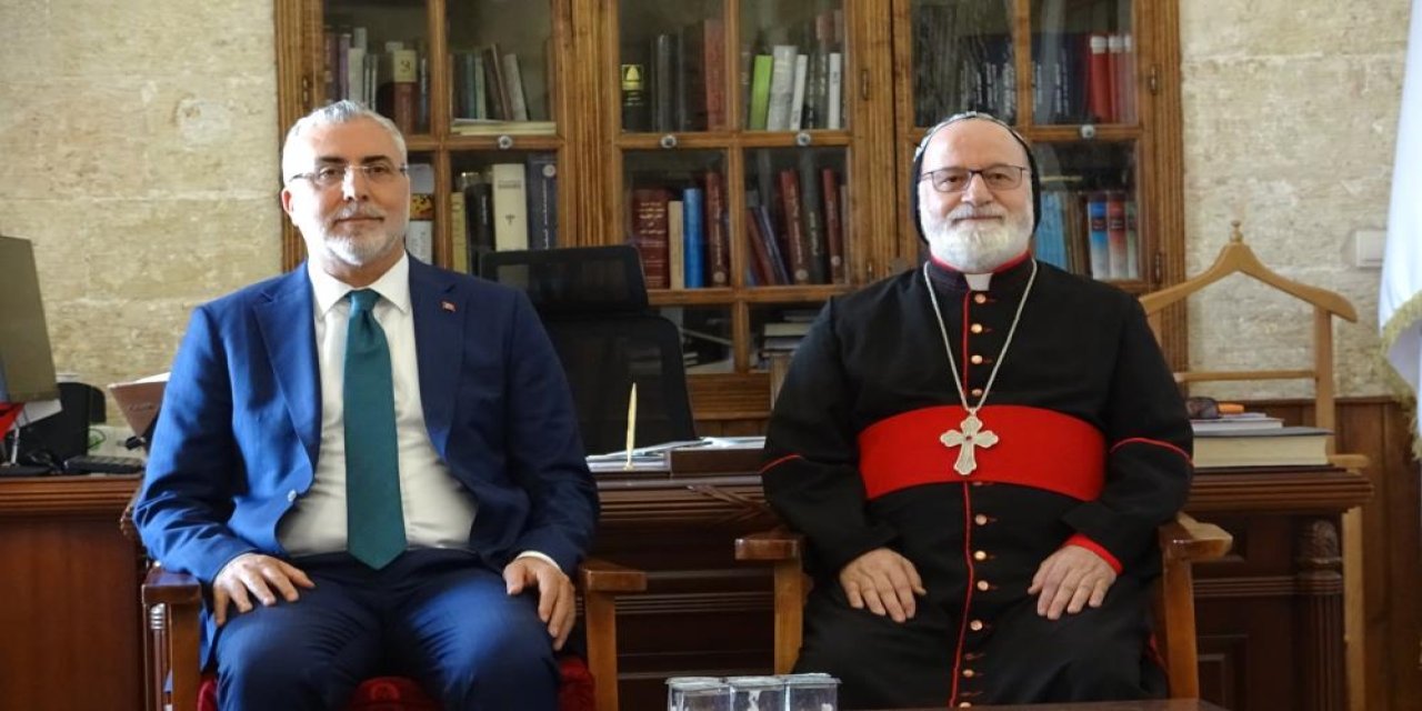 Bakan Işıkhan, Mardin’de Din Temsilcileri İle Bir Araya Geldi