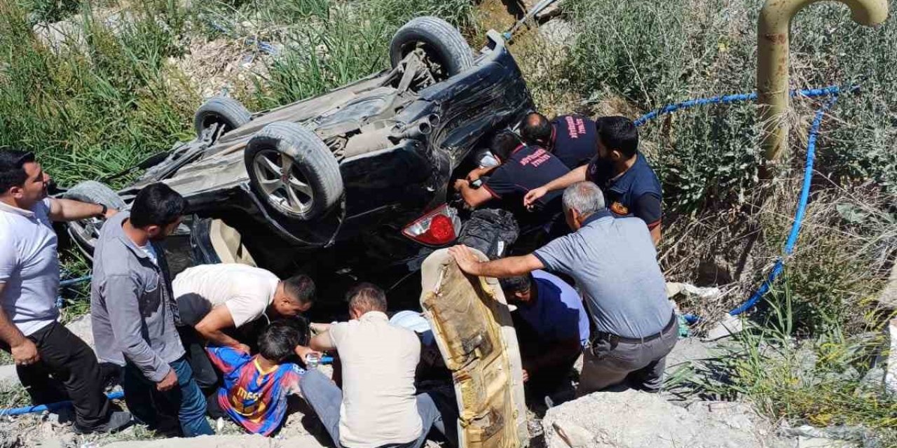 Van’da iki otomobilin çarpıştığı kazada 5 kişi yaralandı