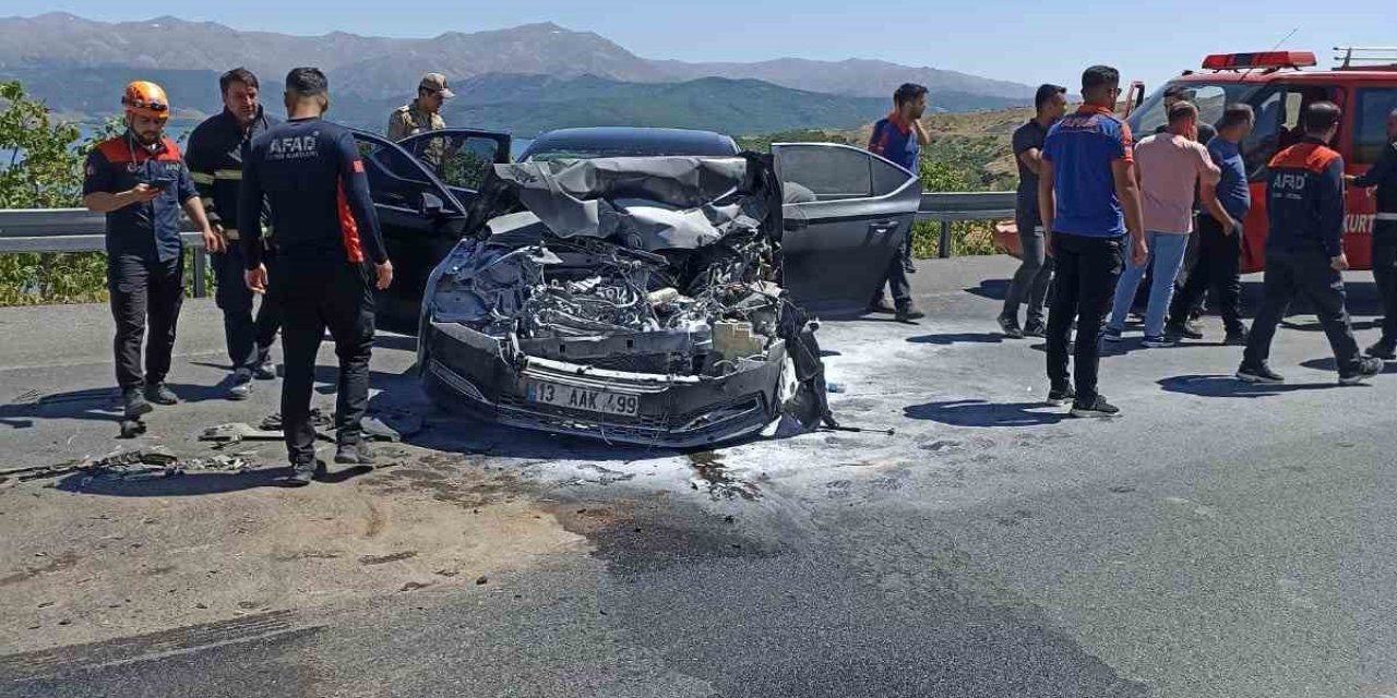 Bitlis’te kaza geçiren kaymakam ve şoförü yaralandı