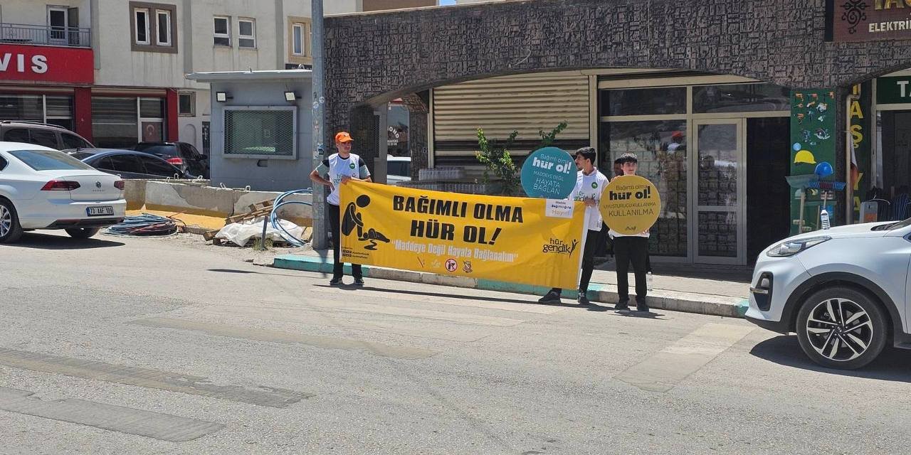 HÜDA PAR Gençlik Kolları, Şırnak’ta Farkındalık Etkinliği Düzenledi