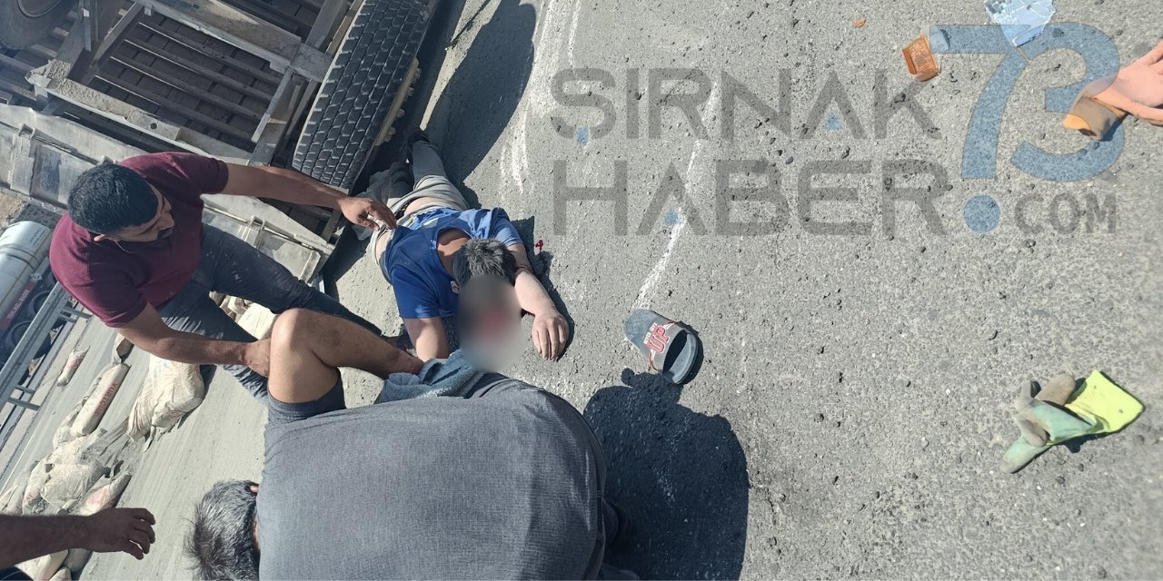 Şırnak'ta Çimento Yüklü Traktör Devrildi: 2 Kişi Yaralandı