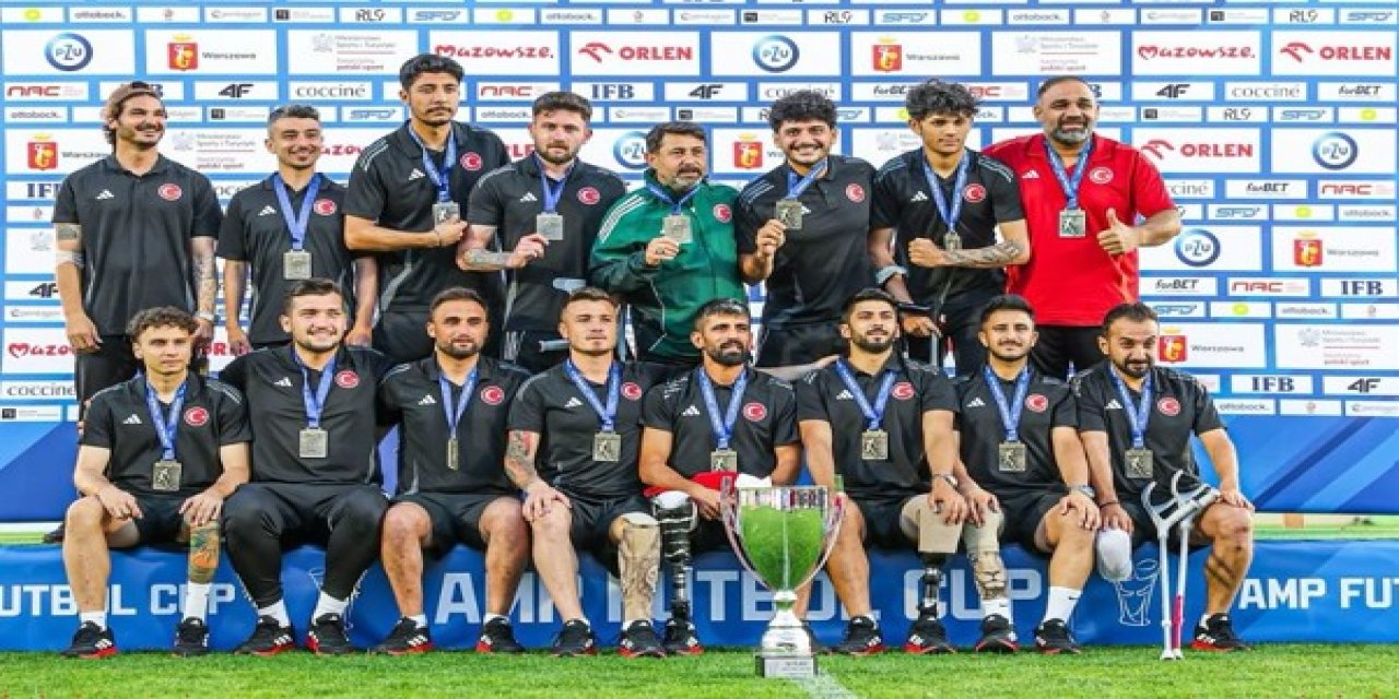 Şırnaklı Kemal Güleş’in Yer Aldığı Ampute Futbol Milli Takımı, Varşova’da Şampiyon Oldu!
