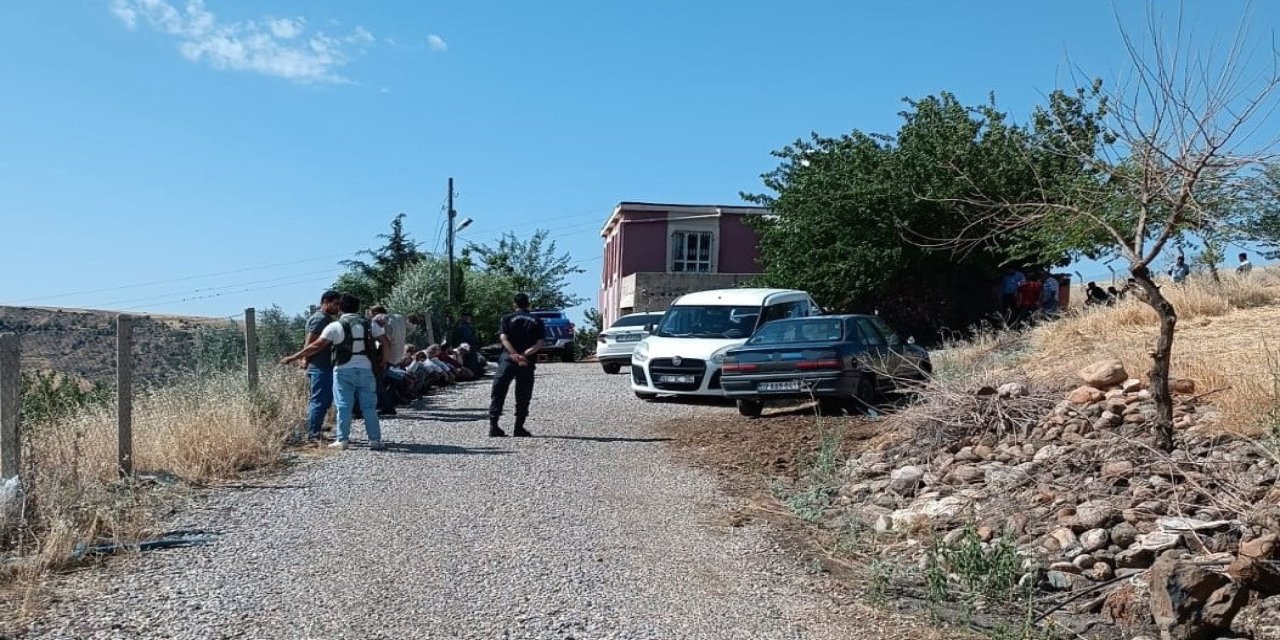 Eşini Silahla Vurarak Öldürdü