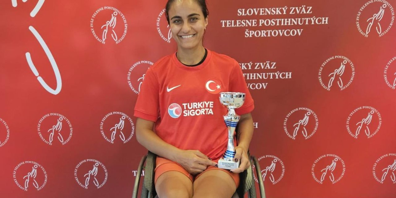 Şırnaklı Zeliha Dünya Starları Arasında Şampiyon Oldu