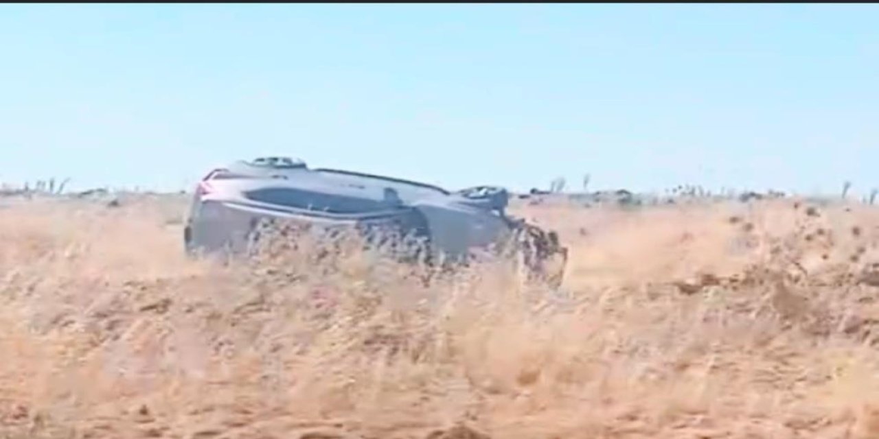 Şarampole devrilen otomobildeki 1 kişi hayatını kaybetti, 1 kişi ağır yaralandı