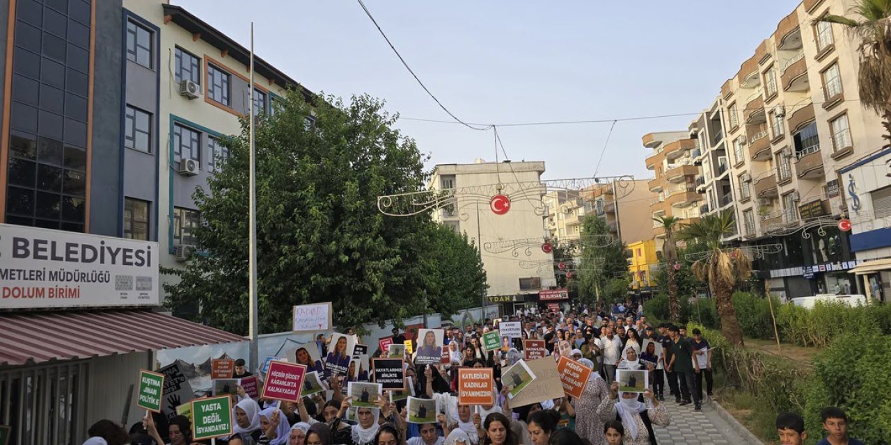 Cizre’de Kadın Cinayetlerine Karşı Yürüyüş Yapıldı