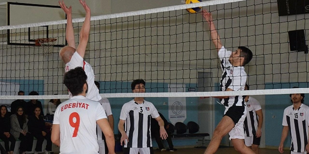 Cizre’de 15 Temmuz’a Özel Kurumlararası Voleybol Turnuvası Heyecanı Başlıyor!