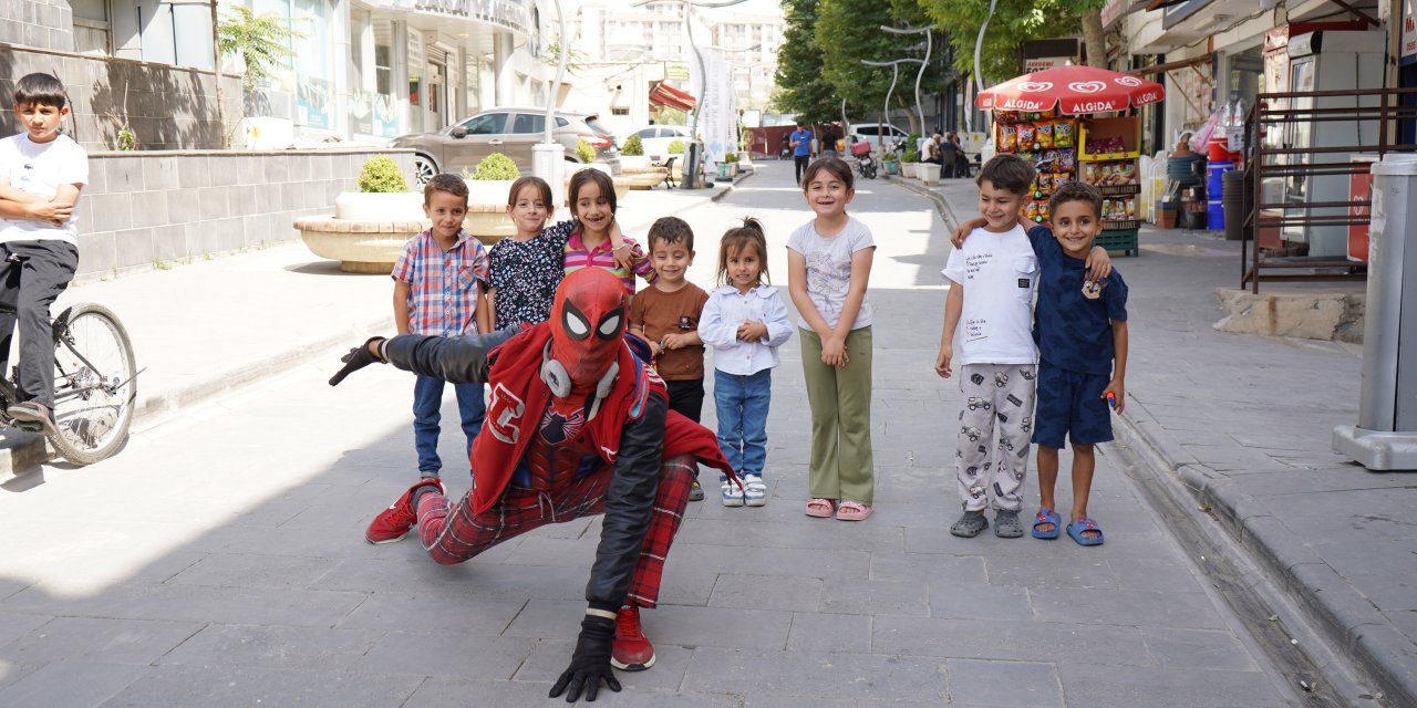 Türkiye’yi Gezen "Örümcek Adam’ın’ 65’inci Durağı Şırnak
