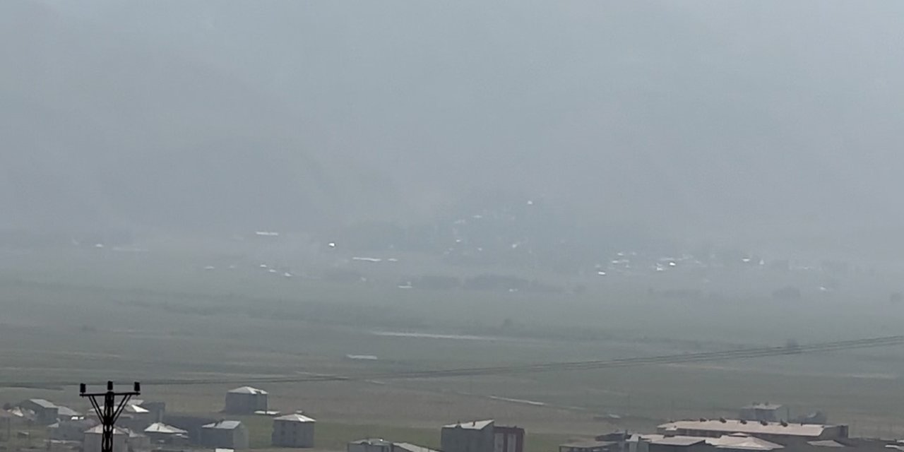 Yüksekova’da çöl tozu etkili oldu