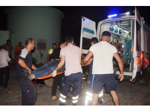 Şanlıurfa'da otomobil ile çarpışan motosikletteki 3 kişi yaralandı