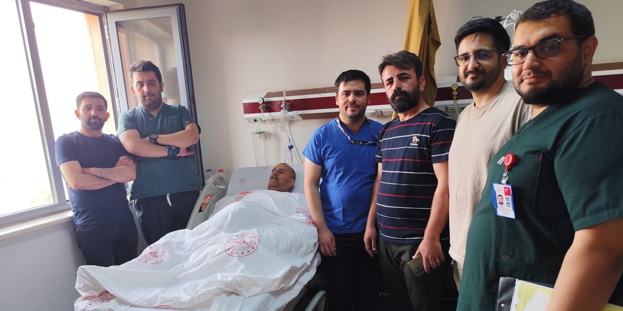 Silopi'de Bağırsak Kanseri Ameliyatı Olan İki Hasta Sağlığına Kavuştu