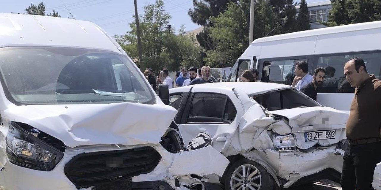 Mardin'de freni patlayan tır zincirleme kazaya neden oldu: 7 kişi yaralandı