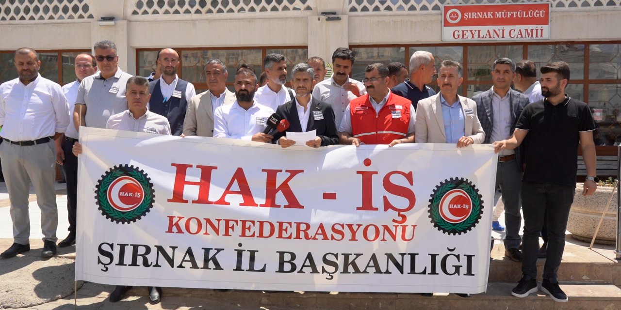 HAK-İŞ Şırnak’ta Şehitler İçin Gıyabi Cenaze Namazı Kıldı, Mevlit Okudu