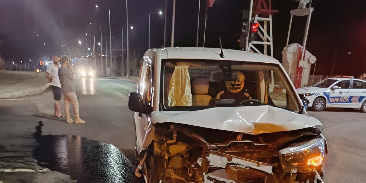 Şırnak'ta 2 araç çarpıştı: 1 yaralı